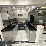 Grand Oasis Rooms